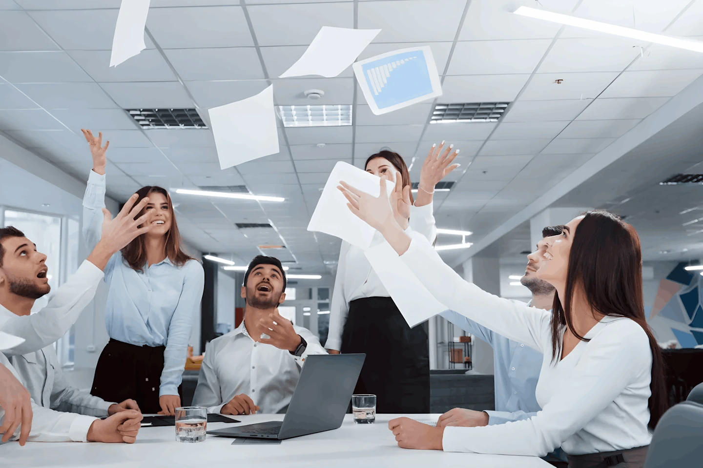 Come Adaptive Office Automation permette di liberarti dai documenti cartacei, dagli errori ed elimina il tempo perso.